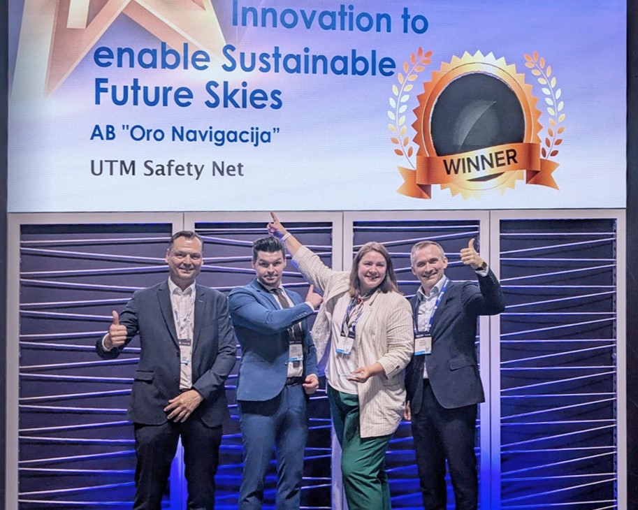 FREQUENTIS and Oro Navigacija win ATM Award for Innovation toEnable Sustainable Future Skies
